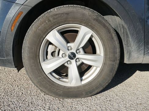 Used 2024 Kia Sorento LX image 13