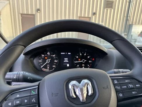 Used 2024 RAM ProMaster 2500 w/ Convenience Group image 9