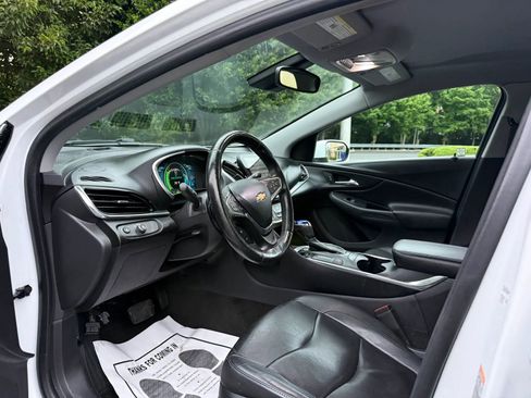 Used 2017 Chevrolet Volt Premier w/ Driver Confidence II Package FWD image 11