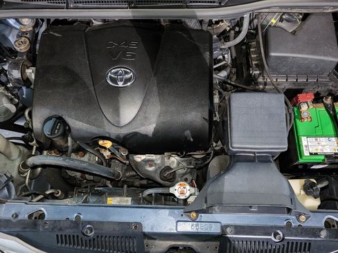 Used 2017 Toyota Sienna FWD image 56