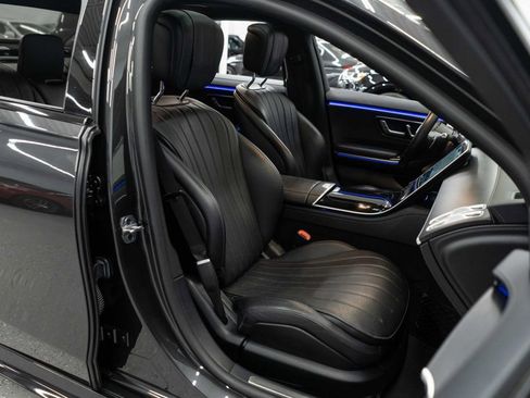 Used 2022 Mercedes-Benz S 500 4MATIC w/ AMG Line Package image 10