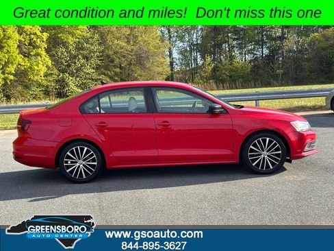 Used 2016 Volkswagen Jetta Sport image 7