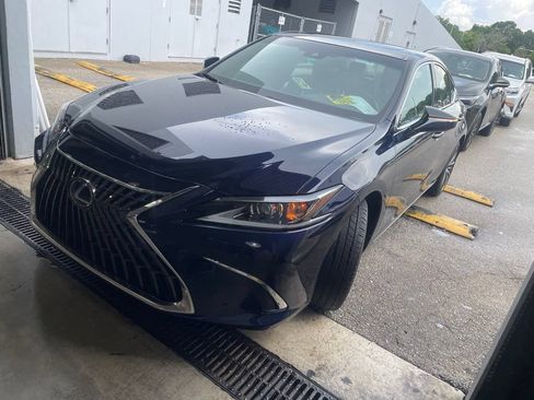 Used 2025 Lexus ES 350 w/ Premium Package FWD image 6