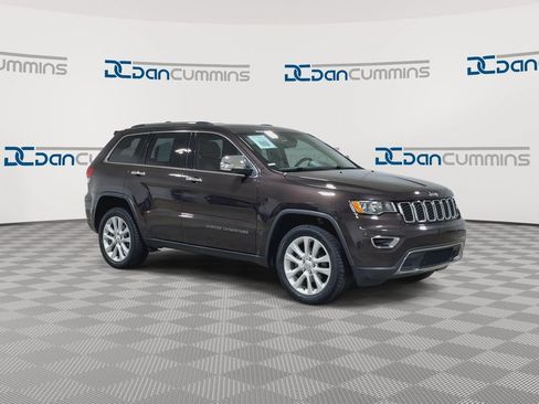 Used 2017 Jeep Grand Cherokee Limited AWD/4WD image 2