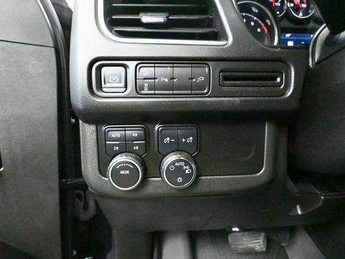 Used 2021 Chevrolet Suburban Z71 w/ Rear Media and Nav Package image 33