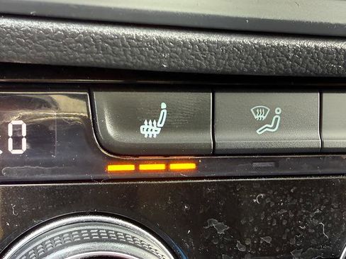 Used 2024 Volkswagen Jetta SE FWD image 11
