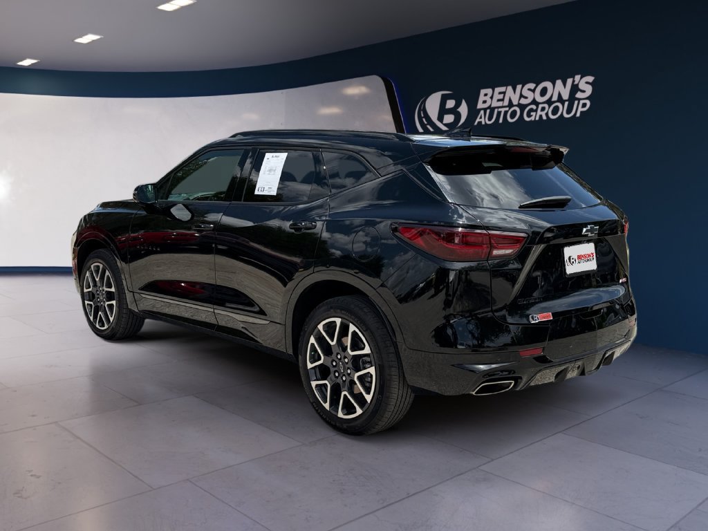 Used 2025 Chevrolet Blazer RS FWD image 3
