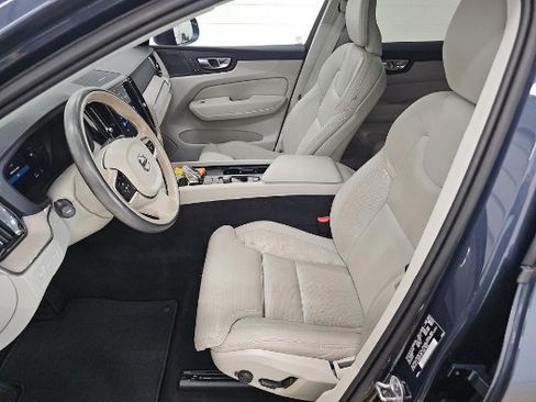 Used 2022 Volvo XC60 T8 Inscription w/ Advanced Package AWD/4WD image 3