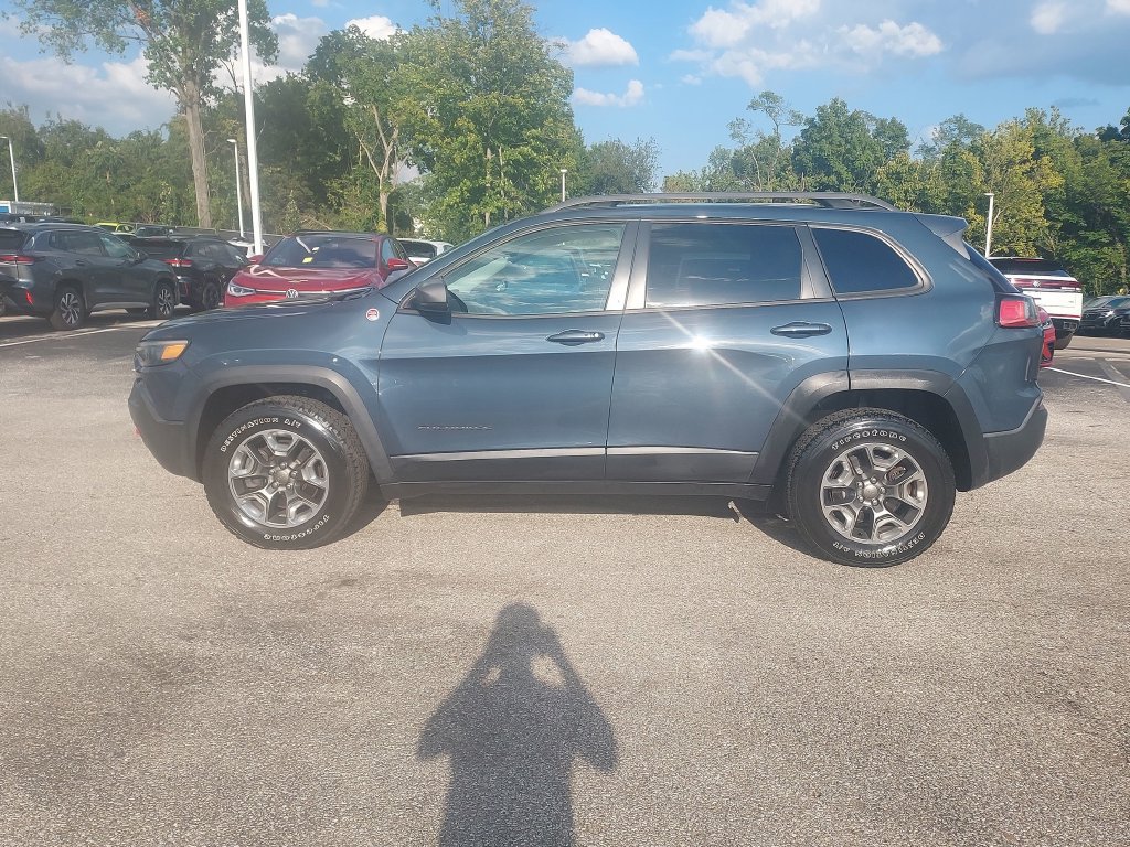 Used 2019 Jeep Cherokee Trailhawk w/ Cold Weather Group AWD/4WD image 4