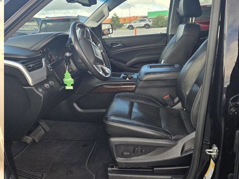 Used 2020 GMC Yukon XL SLT w/ Premium Edition image 2