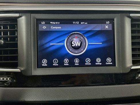 Used 2019 Chrysler Pacifica Touring-L FWD image 22