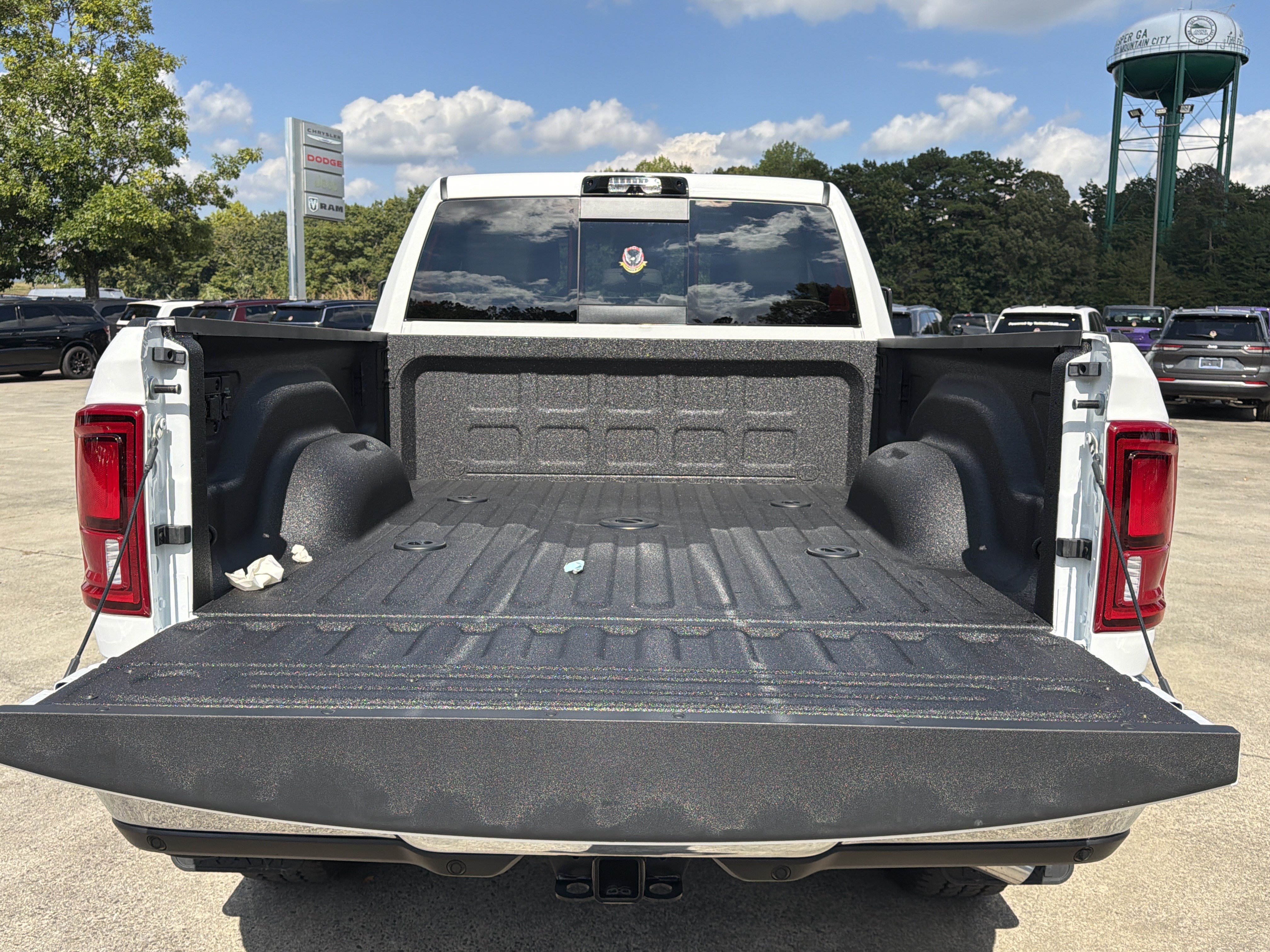 Used 2026 RAM 2500 Laramie AWD/4WD image 18