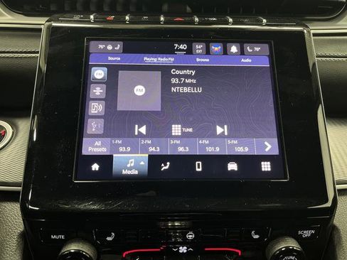 Used 2024 Jeep Grand Cherokee L Altitude image 18