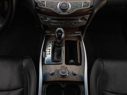 Used 2016 INFINITI Q70 3.7 w/ Deluxe Touring Package image 22