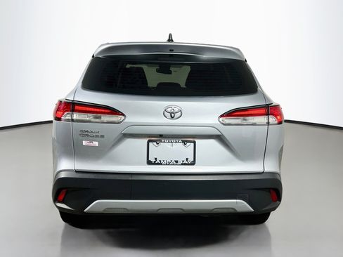 Used 2022 Toyota Corolla Cross L FWD image 6