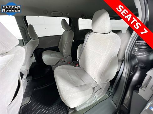 Used 2017 Toyota Sienna LE image 22