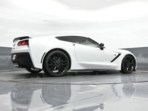 Used 2018 Chevrolet Corvette Stingray Coupe RWD image 41