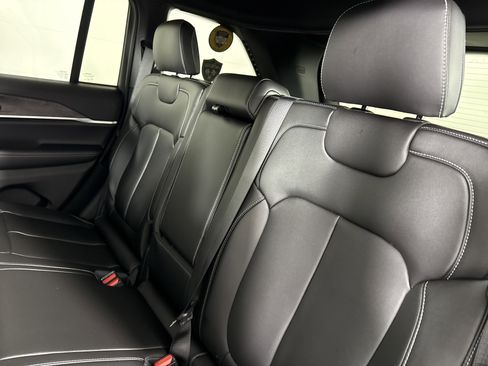 New 2025 Jeep Grand Cherokee Limited image 10