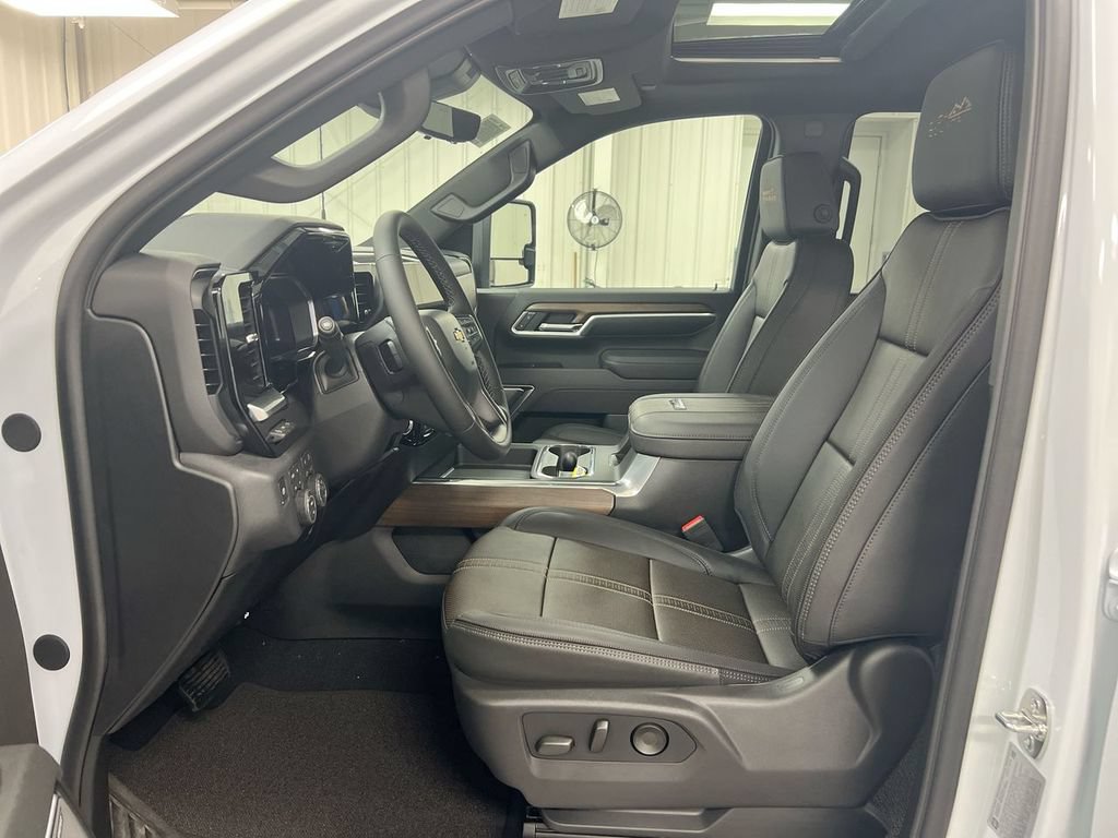 New 2026 Chevrolet Silverado 2500 High Country w/ Technology Package AWD/4WD image 21