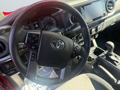 Used 2022 Toyota Tacoma TRD Sport w/ Black Out Package (TMS) AWD/4WD image 12