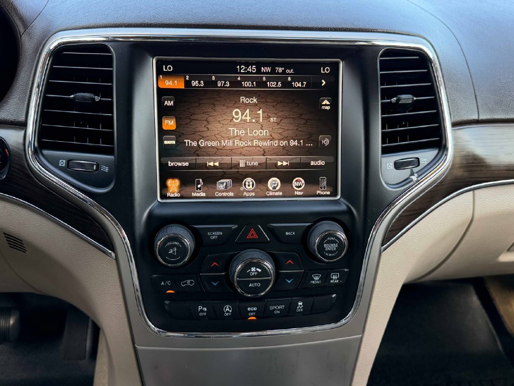 Used 2017 Jeep Grand Cherokee Overland AWD/4WD image 31