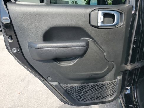 Used 2022 Jeep Wrangler Unlimited Sport AWD/4WD image 22