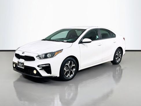 Used 2021 Kia Forte LXS image 3
