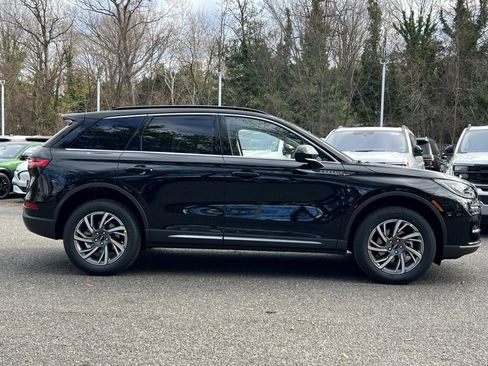 New 2026 Lincoln Corsair Premiere image 3