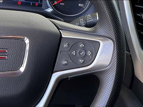 Used 2022 GMC Acadia SLE image 35