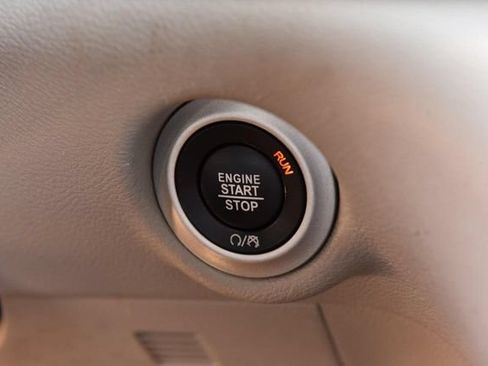 Used 2023 Chrysler Voyager LX FWD image 16