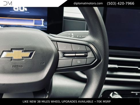 Used 2024 Chevrolet Silverado EV W/T AWD/4WD image 32