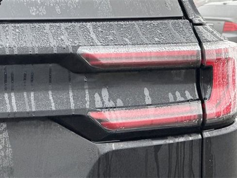 Used 2024 GMC Acadia AT4 w/ Super Cruise Package image 53