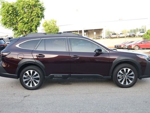 Used 2024 Subaru Outback Limited image 4