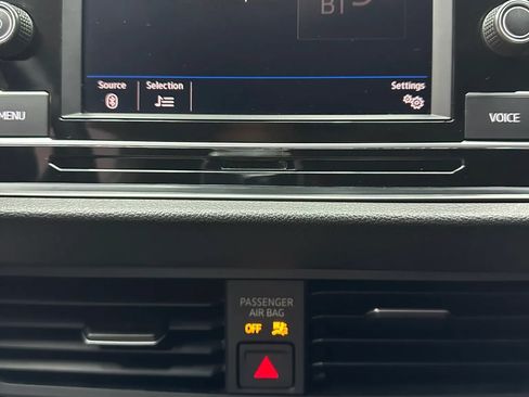 Used 2020 Volkswagen Jetta SE FWD image 21