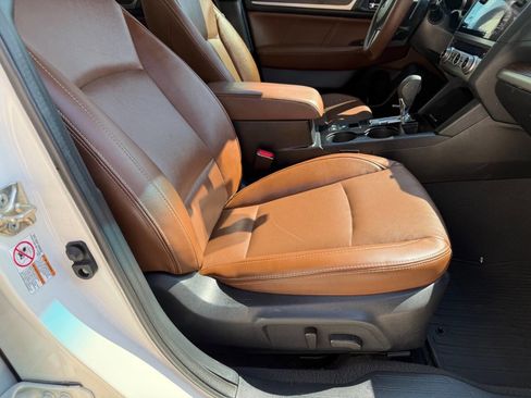 Used 2017 Subaru Outback 3.6R Touring w/ Popular Package #5A image 16