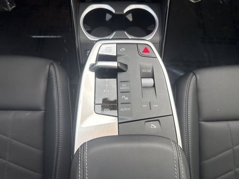 Used 2025 BMW X1 xDrive28i w/ Premium Package image 18