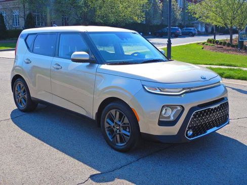 Used 2020 Kia Soul EX image 3