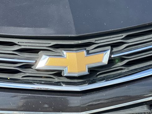 Used 2017 Chevrolet Cruze LT FWD image 16