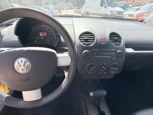 Used 2007 Volkswagen Beetle Convertible w/ Package 1 FWD image 59