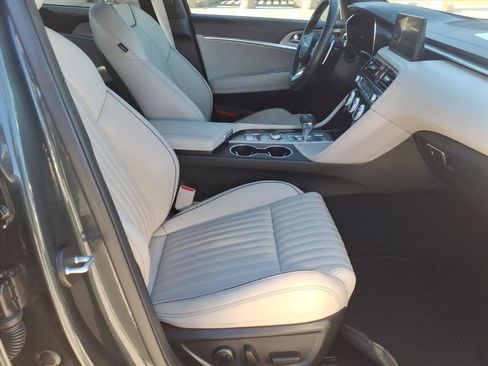 Certified 2023 Genesis G70 2.0T w/ Sport Prestige Package image 11