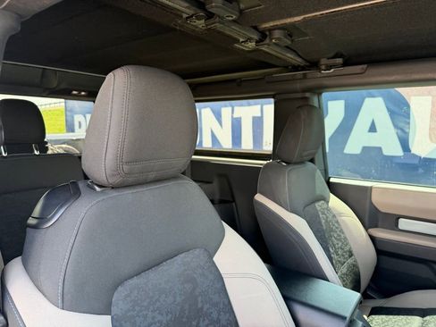 Used 2021 Ford Bronco Wildtrak image 28