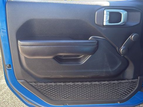 Used 2020 Jeep Gladiator Sport image 16