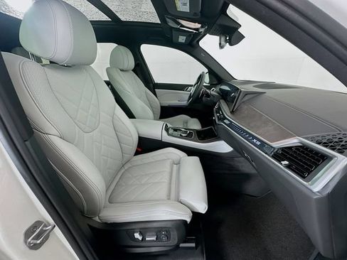 Used 2024 BMW X5 xDrive40i w/ M Sport Package AWD/4WD image 29