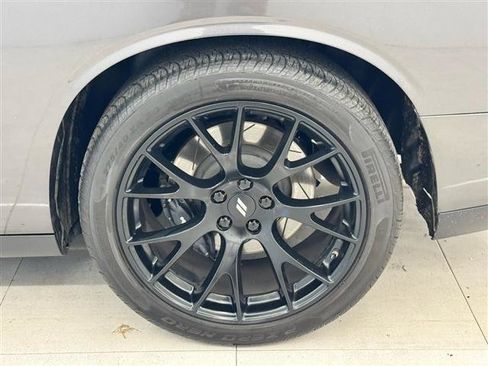 Used 2018 Dodge Challenger R/T Scat Pack w/ Dynamics Package RWD image 40