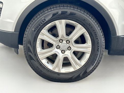 Used 2019 Land Rover Range Rover Evoque SE image 37