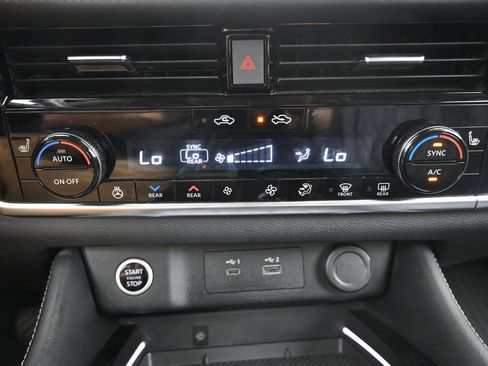 Used 2023 Nissan Rogue Platinum w/ Platinum Premium Package AWD/4WD image 17