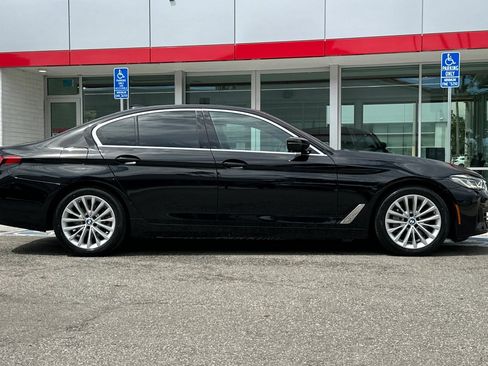 Used 2021 BMW 530i w/ Convenience Package RWD image 3