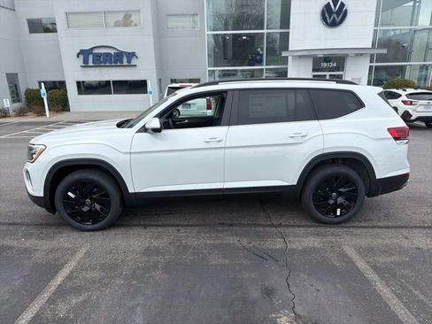 New 2026 Volkswagen Atlas SE image 3