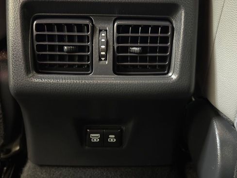 Used 2025 Toyota Camry SE image 15