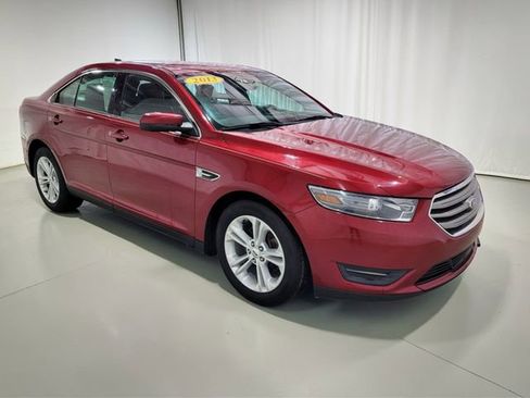 Used 2013 Ford Taurus SEL image 2